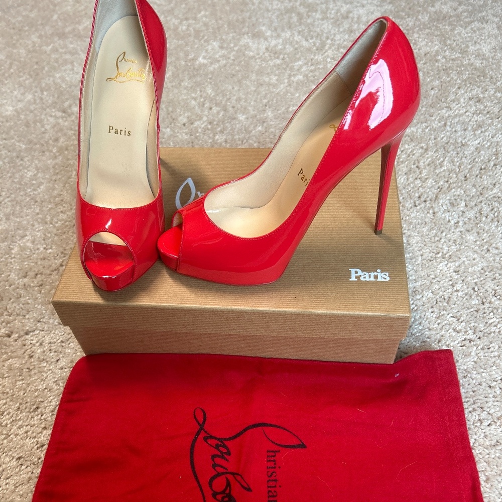 Christian Loubouton NEW very prive 120 patent size 37